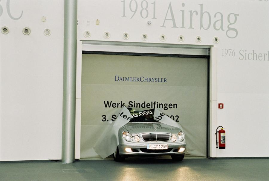  Mercedes-Benz E-Class 2002 года  (фото 111 из 448)